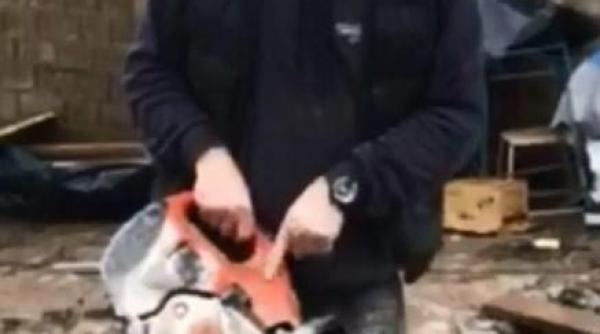 a fost numit tatal anului s a saturat si i a taiat consola fiului cu fierastraul electric