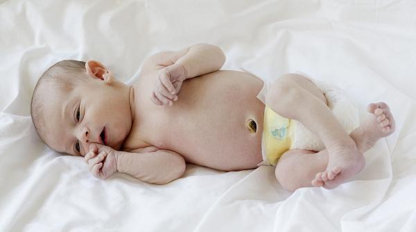 au primit cate 10 ani de inchisoare pentru ca au aruncat cu bebelusul prin camera