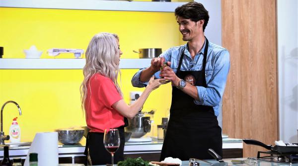 andreea balan si sotul sau fac echipa in bucataria chefi la cutite