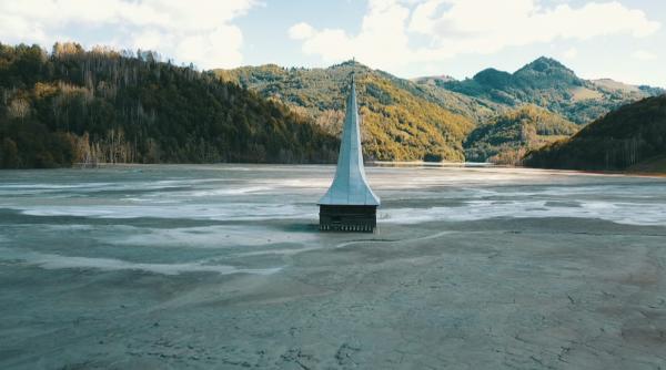 salvarea unei biserici cat o tara