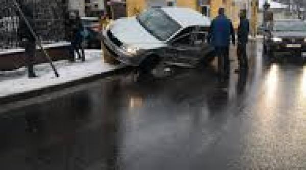 accident spectaculos la constanta o masina a fost proiectata intr un stalp