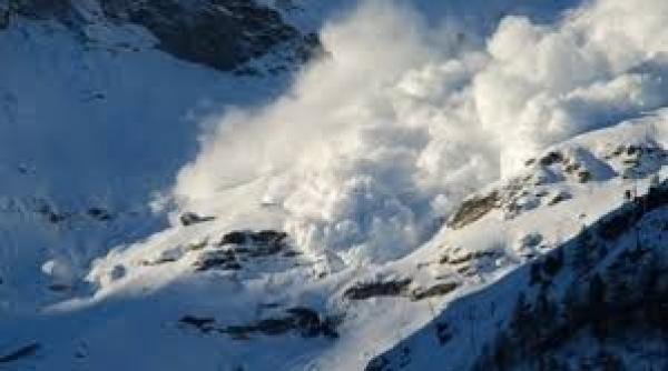 risc mare de avalanse la altitudini de peste 1 800 de metri in masivele fagaras si bucegi