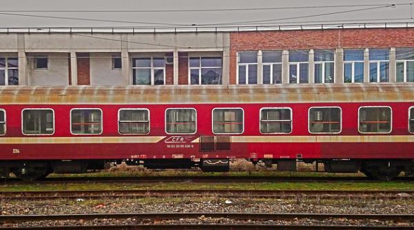 hunedoara doua vagoane in care se aflau 20 de persoane au deraiat a fost activat planul rosu de interventie