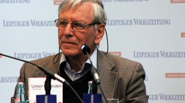 a murit celebrul scriitor israelian amos oz