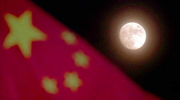 chinezii au ajuns pe fata nevazuta a lunii