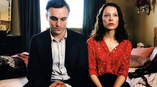 tranzit un film captivant o casablanca postmoderna