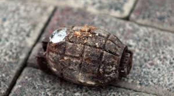 un politist si a pierdut viata incercand sa dezamorseze o bomba din fata unei biserici