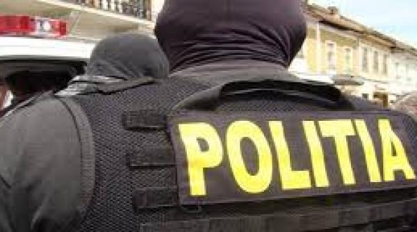 politia capitalei a retinut un barbat banuit de furt dintr o institutie publica