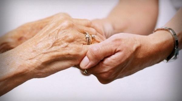 iohannis solicita reexaminarea unei legi privind functionarea consiliului national al persoanelor varstnice