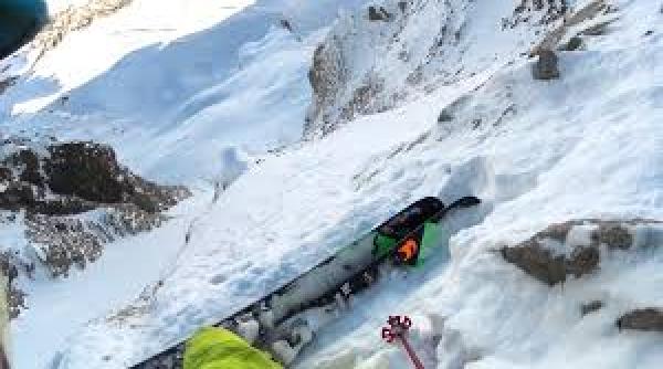 salvamontistii avertizeaza risc crescut de avalansa in masivul ceahlau