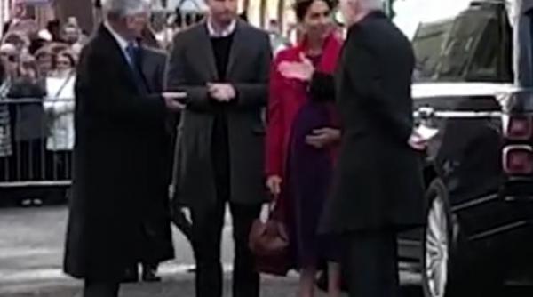 video printul harry si meghan au sosit in vizita la liverpool