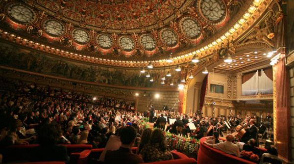 violonistul alexandru tomescu si dirijorul ladislau horvath in primul concert din noul an la sala radio