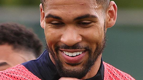 fanii l au intrebat daca este gay iar el a raspuns ce a zis mijlocasul celor lui chelsea despre zvonuri