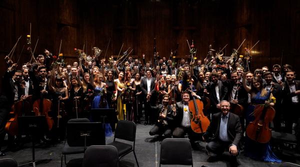 final triumfal al turneului in sua al orchestrei nationale simfonice a romaniei dirijor cristian macelaru