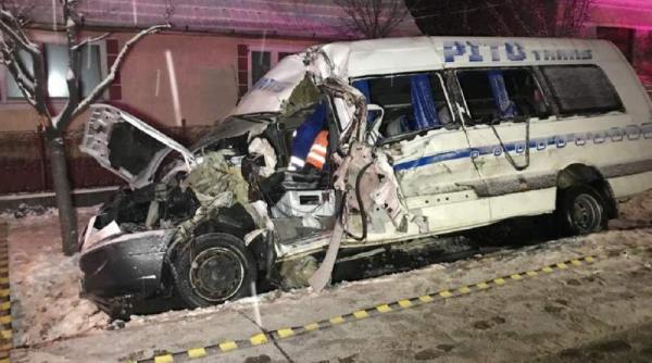 accident teribil pe dn7 un microbuz plin cu muncitori a fost spulberat de un tir