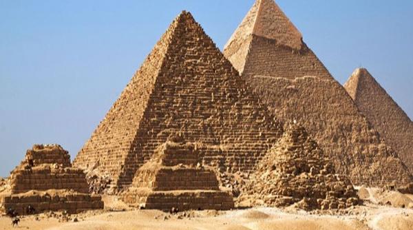 marele vid descoperirea din piramida lui keops care a lasat lumea cu gura cascata azi