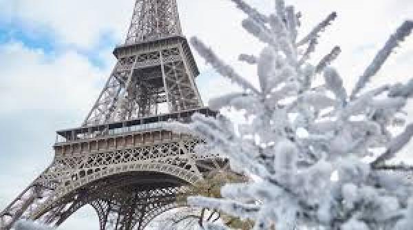turnul eiffel inchis din cauza zapezii