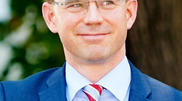 vicepresedinte al comisiei europene polonia ungaria si romania par sa devieze de la calea liberal democratica