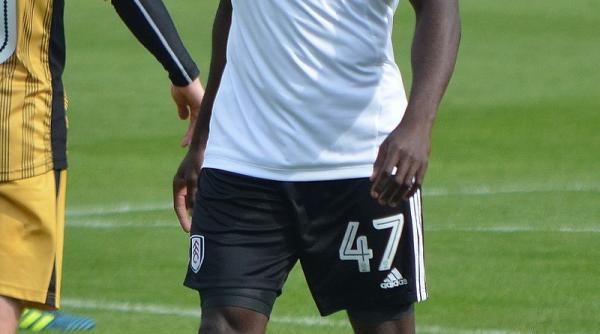 un atacant din premier league a fost arestat dupa ce s a batut cu un coechipier la antrenament