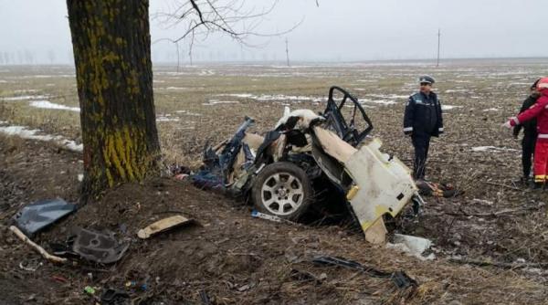 accident teribil in teleorman un bmw s a rupt in doua si patru barbati au murit pe loc