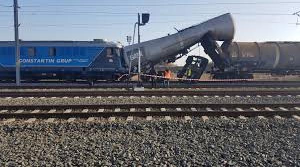 accident feroviar in portul constanta un tren a intrat in coliziune cu o cisterna cu motorina