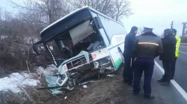 accident mortal in caransebes un autobuz plin cu muncitori a fost spulberat de o masina a fost activat planul rosu de interventie