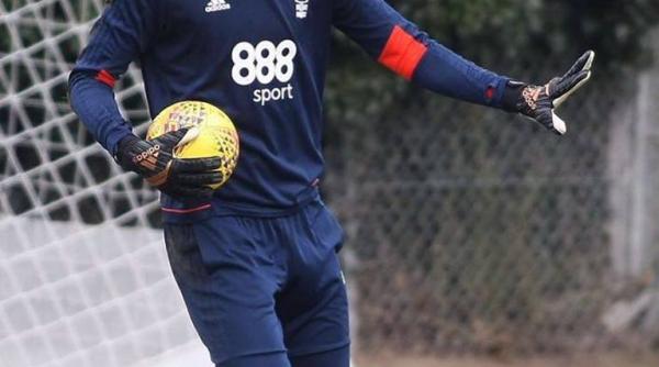 fanii lui notthingham forest i au scandat numele lui costel pantilimon