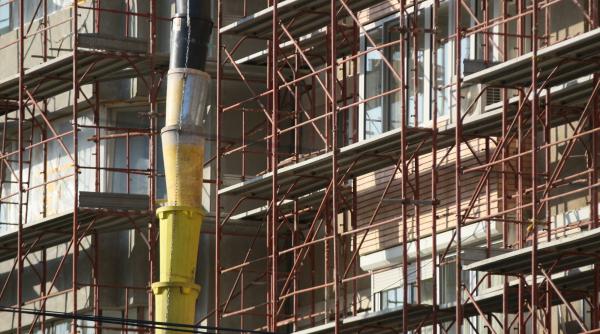 constructorii demolati de pesimism