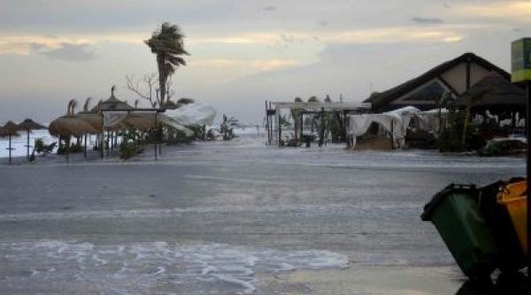 atentie pe unde calatoriti portugalia se afla sub cod rosu de vant puternic si agitatie maritima