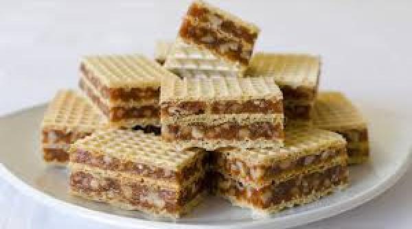 reteta zilei prajitura cu foi de napolitana si crema cu nuci si biscuiti