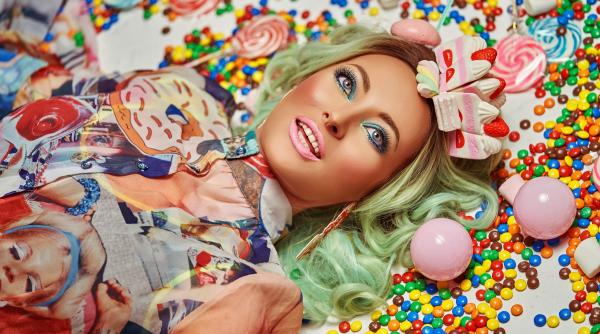 delia indulceste romania cu primul ei turneu national acadelia