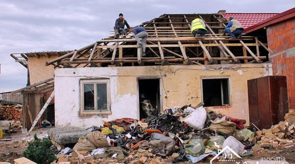 i au renovat casa unei batrane sarace intr un singura zi