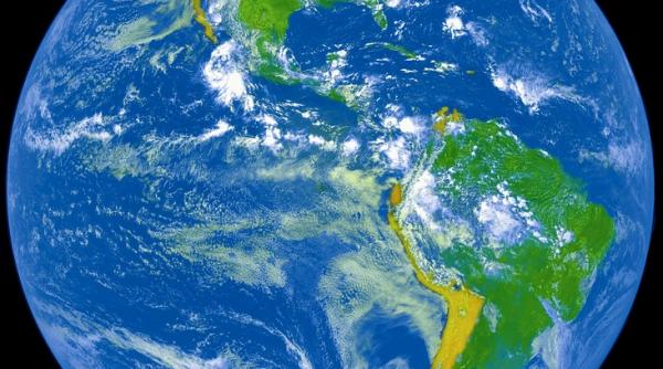 polul nord magnetic se indreapta rapid spre rusia