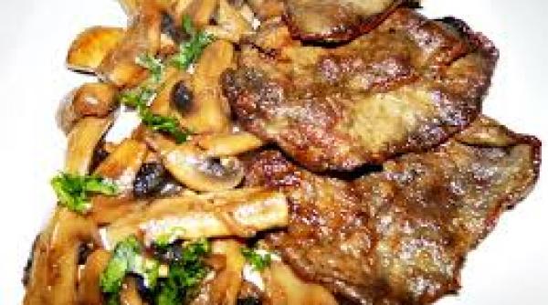 reteta zilei escalop de vitel cu ciuperci