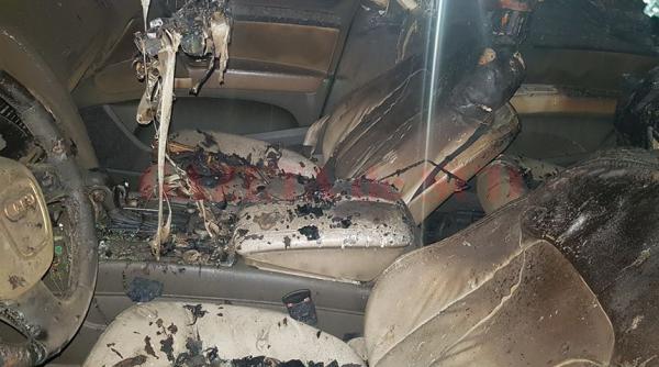 un doljean s a trezit cu masina incendiata autorul ar fi fostul iubit al partenerei sale