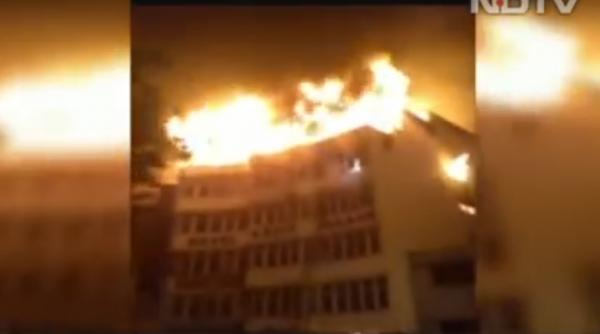17 persoane au murit intr un incendiu la un hotel din india