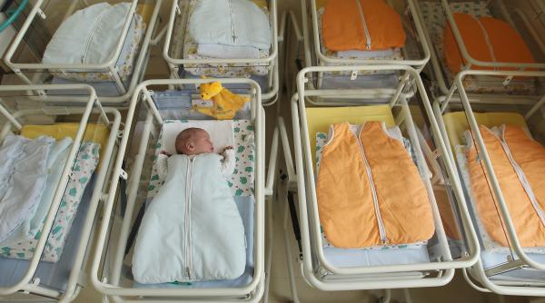 romania imbatraneste efectele nevazute ale scaderii natalitatii