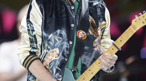 la 75 de ani keith richards a redus paharele de alcool si vrea sa se lase de fumat