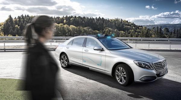 propunere mercedes comunicarea masina pieton