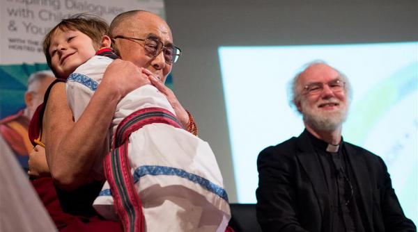 darius micul filantrop care i a cantat lui dalai lama