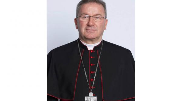 reprezentantul vaticanului in franta anchetat pentru agresiuni sexuale