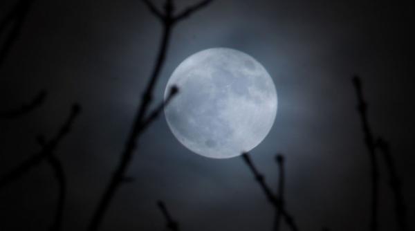 fenomen astrologic unic in romania luna de zapada cea mai mare si mai stralucitoare luna plina a anului