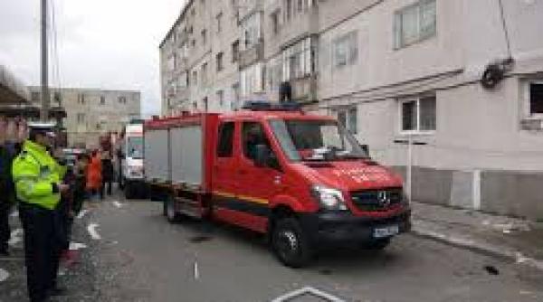 alerta la craiova mai multe persoane au fost evacuate dintr un bloc in care a izbucnit un incendiu