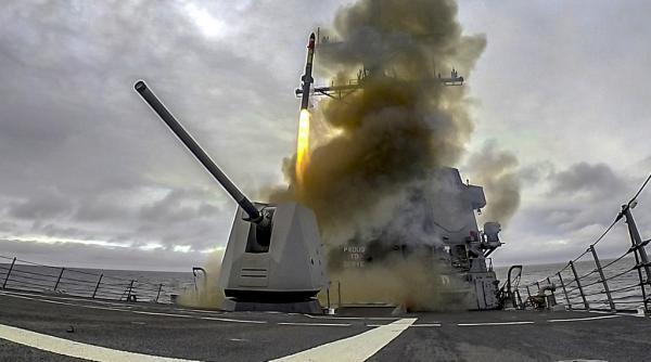 iranul a testat cu succes o racheta de croaziera