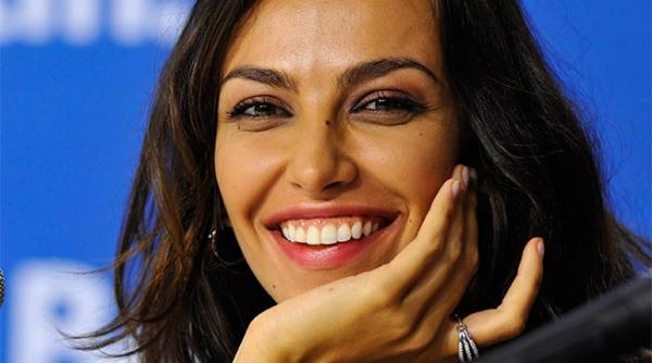 catrinel menghia a devenit mamica