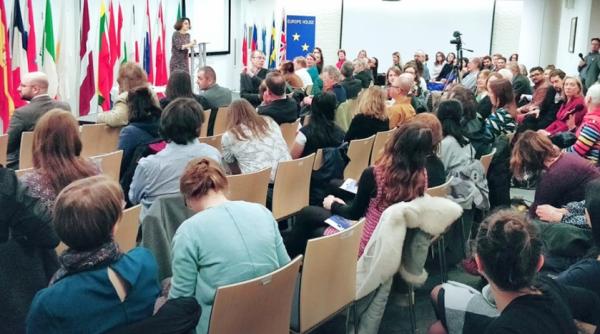 britanici entuziasti de limba si cultura romana la casa europei din londra