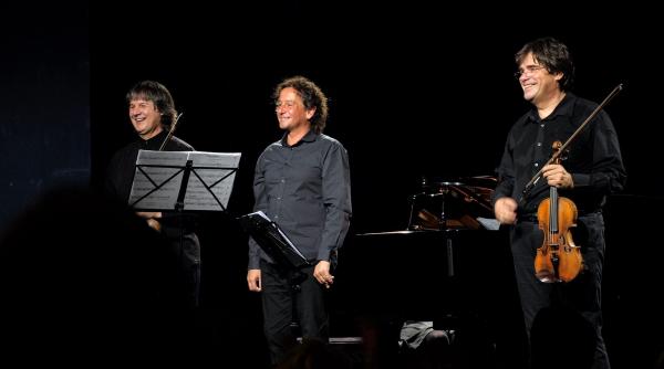 stradivarius sau guarneri duelul viorilor colectia de primavara 2019