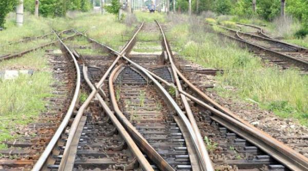 trafic feroviar oprit pe ruta ploiesti slanic in urma unui accident rutier