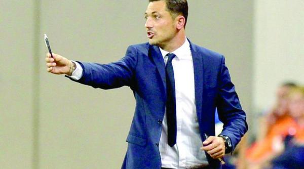 radoi cedeaza in fata lui contra