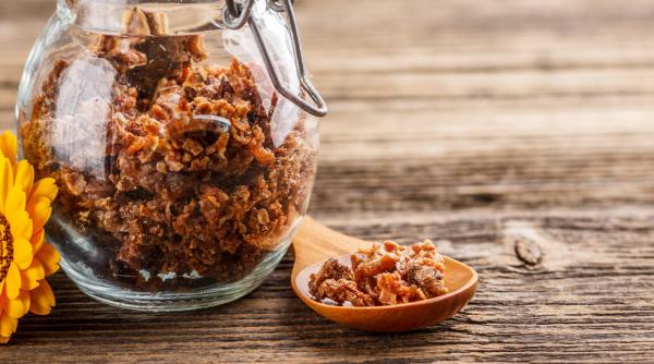 tratamente naturiste ce boli poti vindeca cu ajutorul tincturii de propolis de ce trebuie sa fie nelipsita